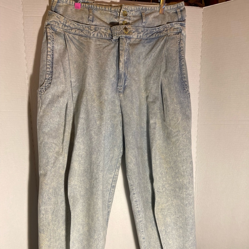 OUTBACK RED Women's High-Waist Pleated Light Wash Jeans